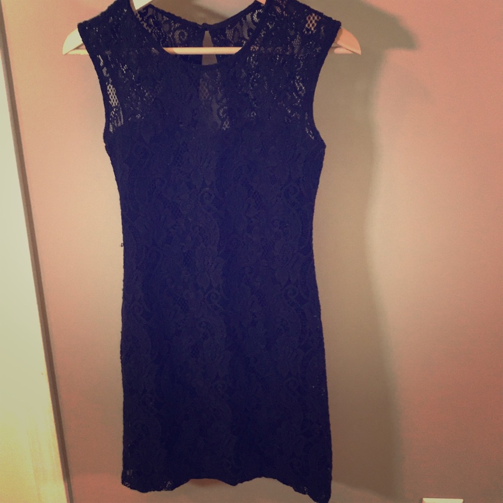 Back lace dress